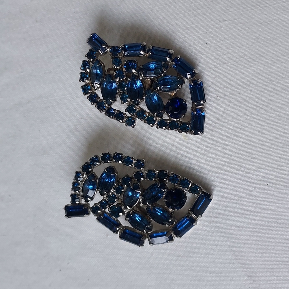 Cobalt blue 💙 Rhinestone vintage clip-ons earrings retro sapphire blue 💙 - Picture 7 of 10